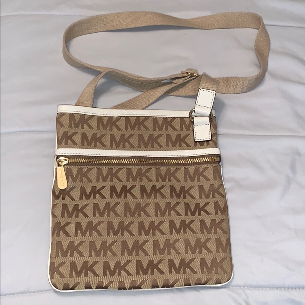 USED MICHAEL KORS CROSSBODY BAG